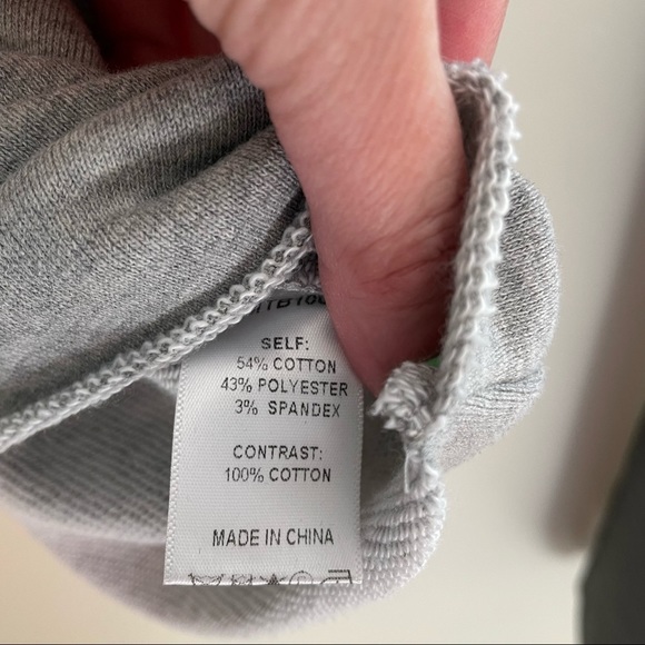 𝅺🎀 Dance & Marvel Crop Raw Hem Hoodie, Size L - Picture 7 of 8